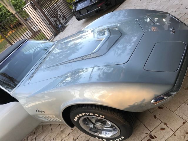 1972 Silver Chevrolet Corvette