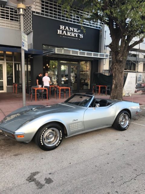 1972 Silver Chevrolet Corvette