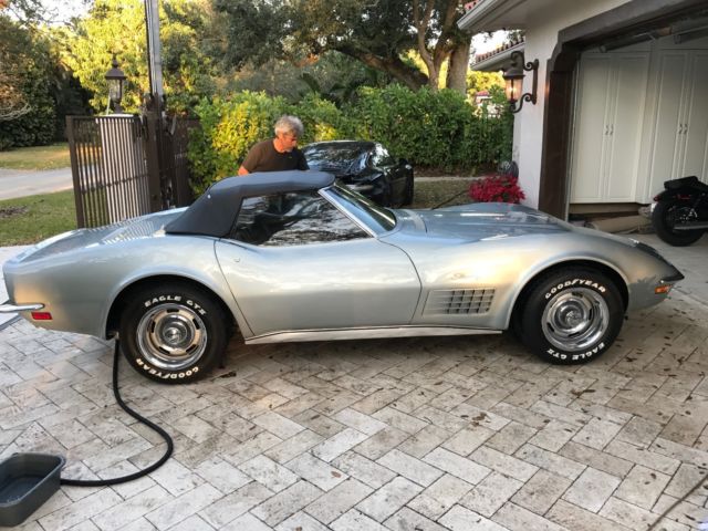 1972 Silver Chevrolet Corvette