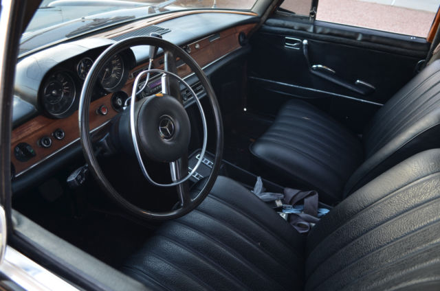 1972 Black Mercedes-Benz 200-Series Sedan