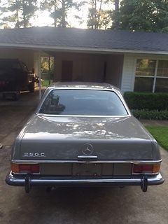 1972 Gray Mercedes-Benz 200-Series Coupe