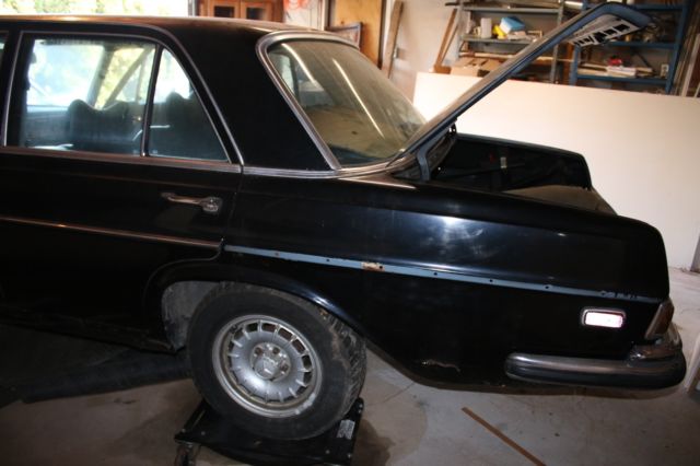 1972 Mercedes-Benz 200-Series