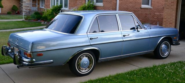 1972 Mercedes-Benz 200-Series