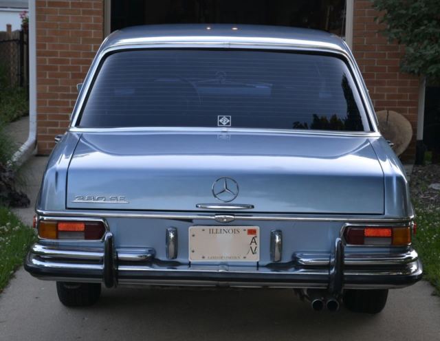 1972 Mercedes-Benz 200-Series
