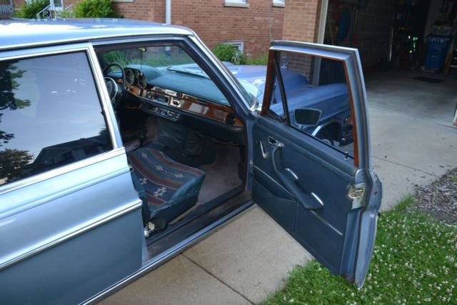 1972 Mercedes-Benz 200-Series