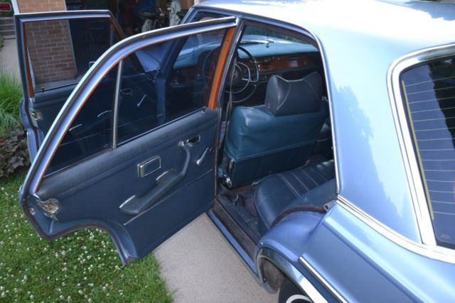 1972 Mercedes-Benz 200-Series