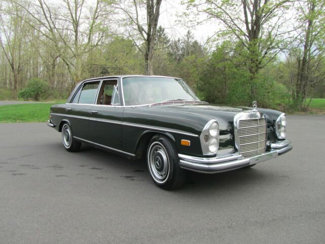 1972 Mercedes-Benz 280 SEL Sedan