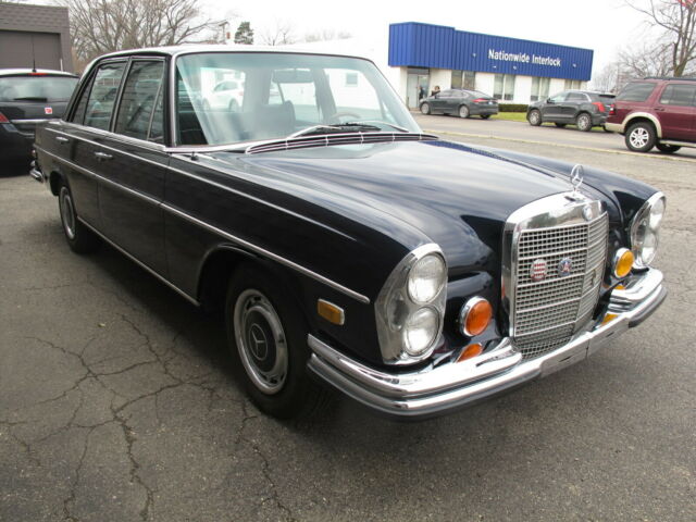 1972 Blue Mercedes-Benz 200-Series Sedan