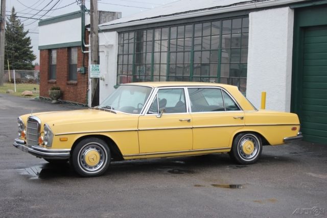 1972 Tan Mercedes-Benz 300-Series Sedan