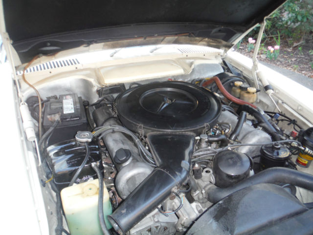 1972 Silver Mercedes-Benz 400-Series Convertible