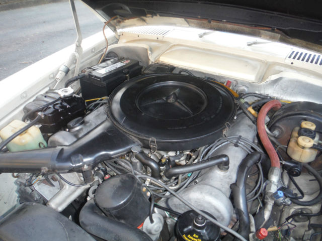 1972 Silver Mercedes-Benz 400-Series Convertible