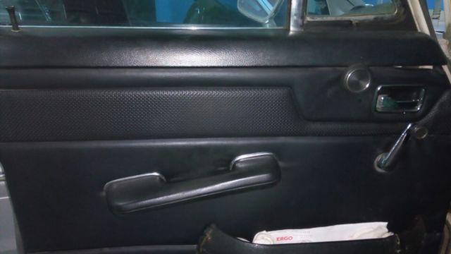 1972 White Mercedes-Benz 200-Series Convertible