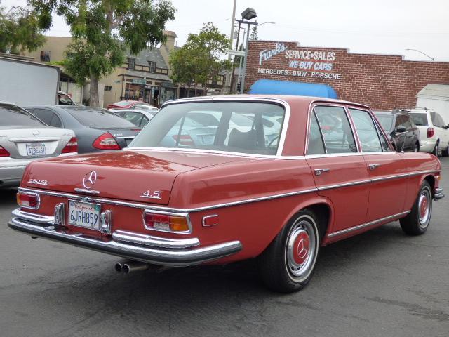 1972 Red Mercedes-Benz 200-Series 4dr Car