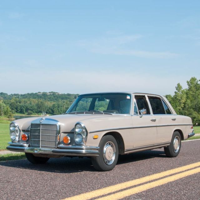 1972 Gray Mercedes-Benz 200-Series Sedan