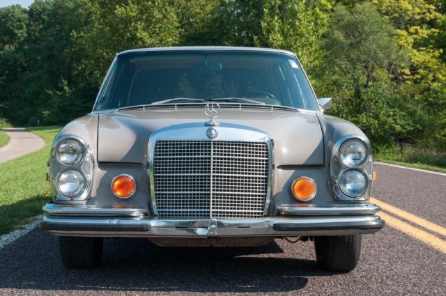 1972 Gray Mercedes-Benz 200-Series Sedan
