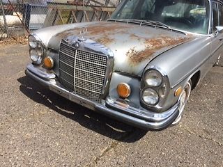 1972 Silver Mercedes-Benz 200-Series Sedan
