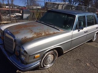 1972 Silver Mercedes-Benz 200-Series Sedan