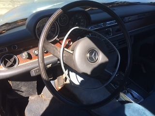 1972 Silver Mercedes-Benz 200-Series Sedan