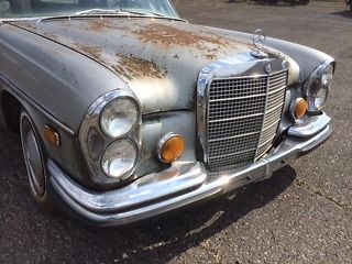 1972 Silver Mercedes-Benz 200-Series Sedan