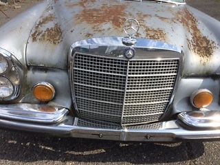 1972 Silver Mercedes-Benz 200-Series Sedan