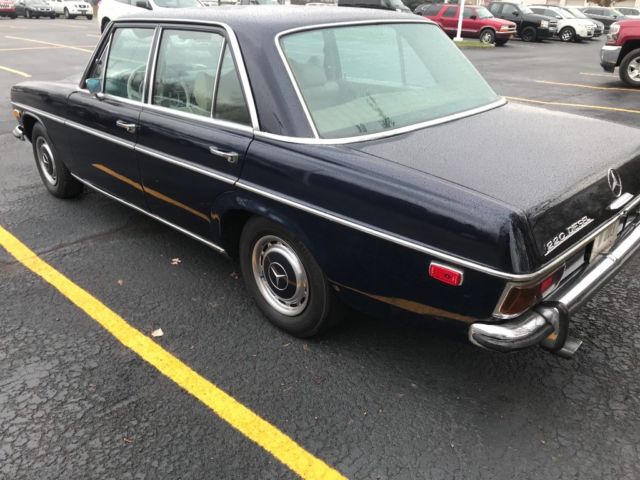 1972 Blue Mercedes-Benz 200-Series Sedan