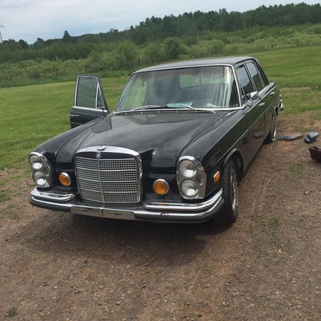 1972 Black Mercedes-Benz 200-Series