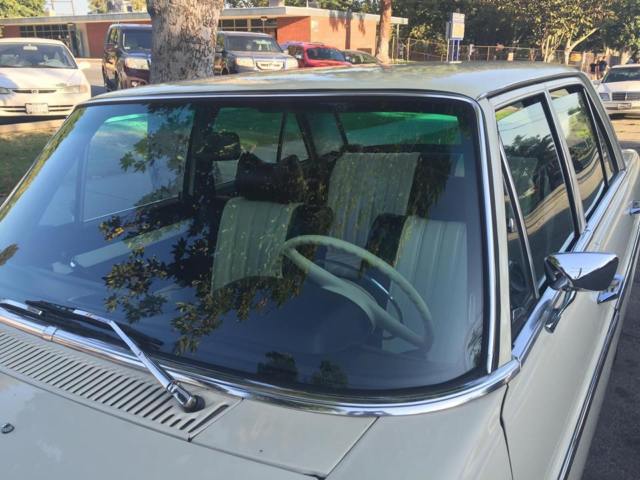 1972 Tan Mercedes-Benz 220 Sedan