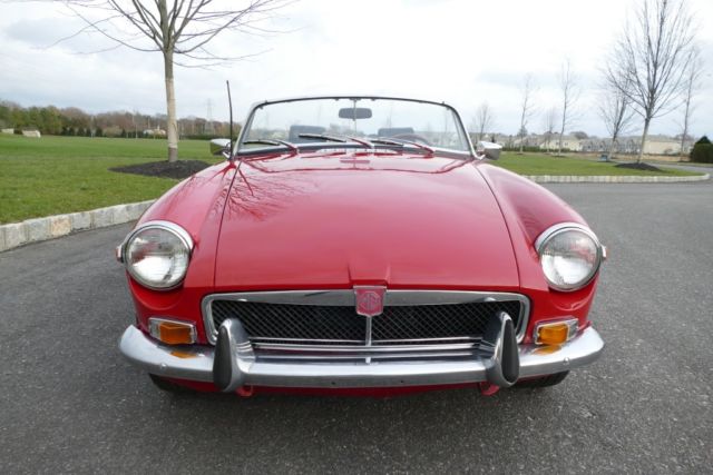 1972 Red MG MGB Convertible