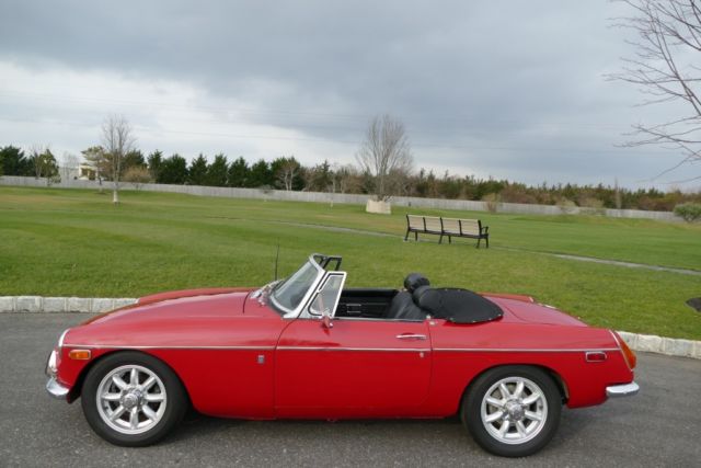 1972 Red MG MGB Convertible