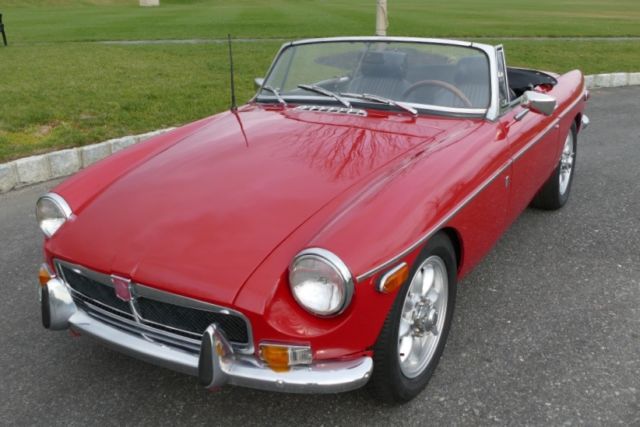 1972 Red MG MGB Convertible