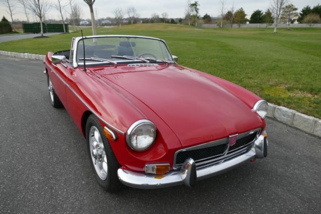 1972 Red MG MGB Convertible