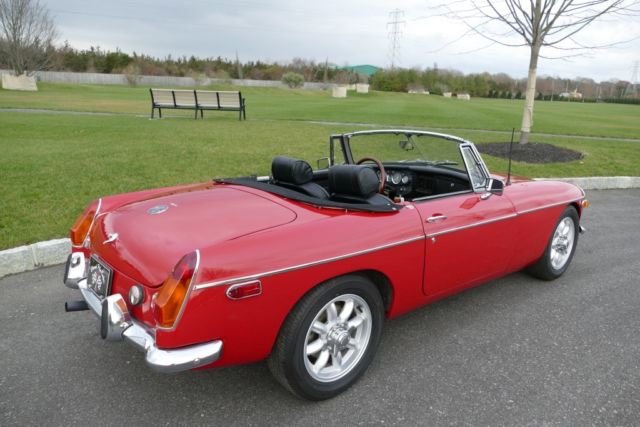 1972 Red MG MGB Convertible