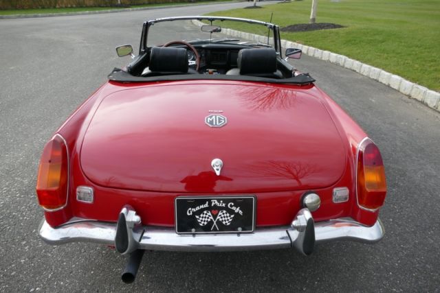 1972 Red MG MGB Convertible