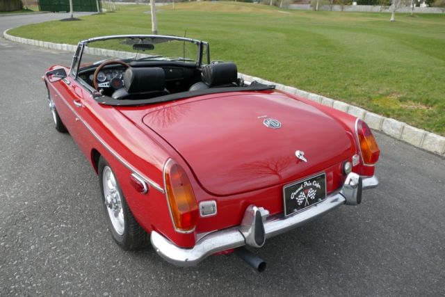 1972 Red MG MGB Convertible