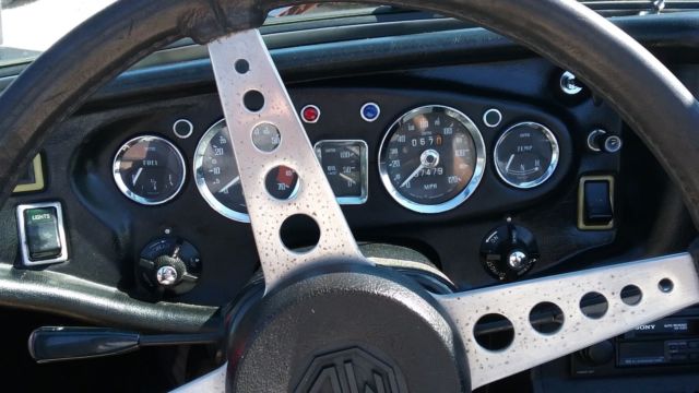 1972 Red MG MGB Convertible