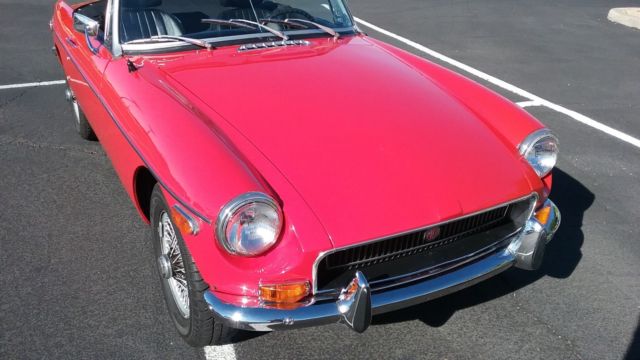 1972 Red MG MGB Convertible