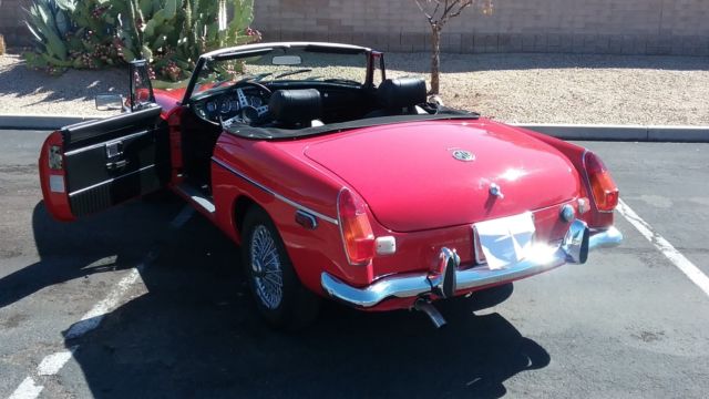 1972 Red MG MGB Convertible