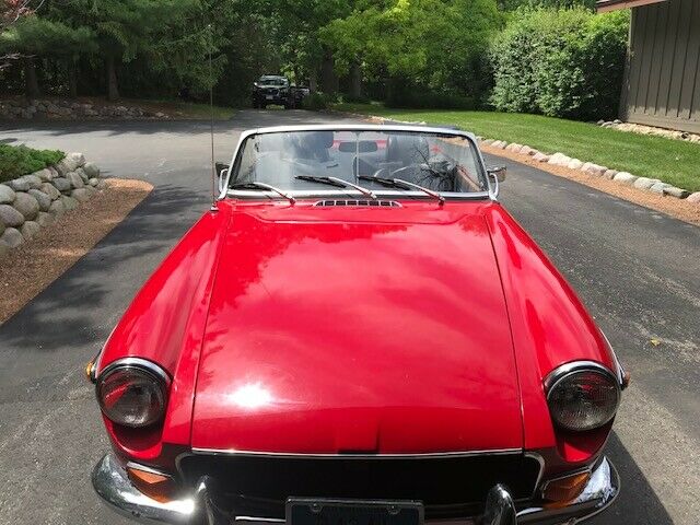 1972 Red MG MGB Convertible