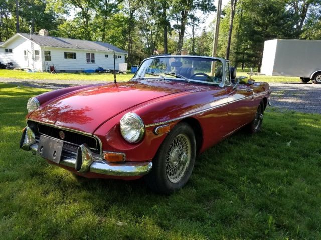 1972 Red MG MGB Convertible
