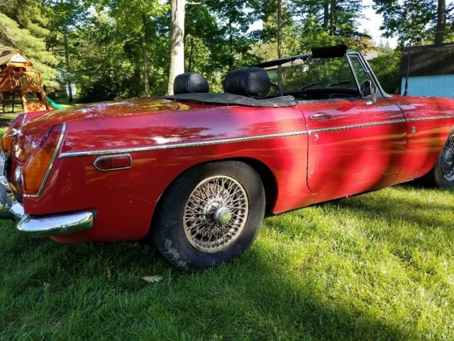 1972 Red MG MGB Convertible