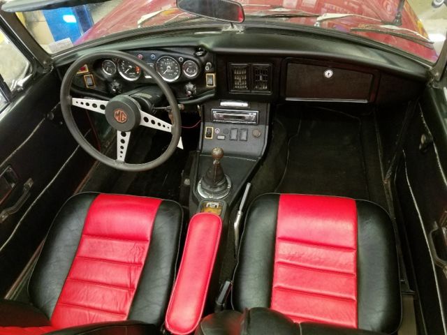 1972 Red MG MGB Convertible