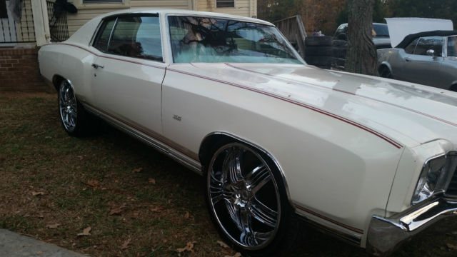19720000 White Chevrolet Monte Carlo Coupe