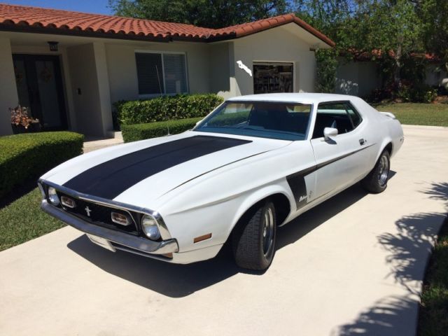 1972 White Ford Mustang Coupe