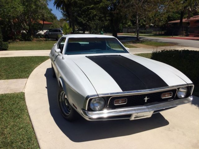 1972 White Ford Mustang Coupe