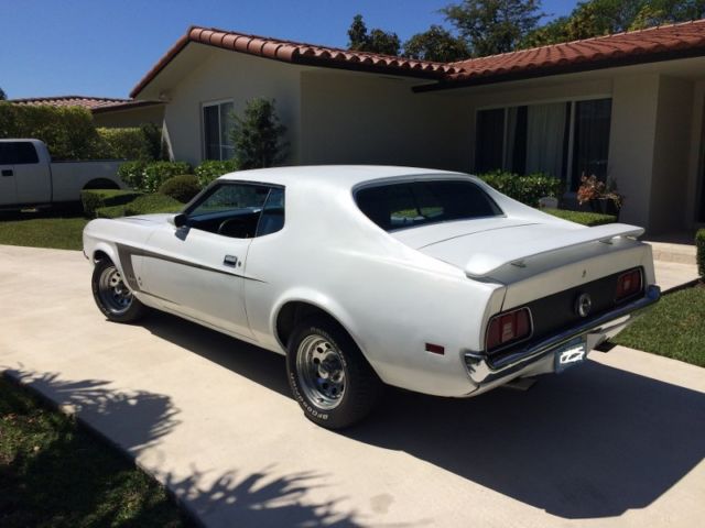 1972 White Ford Mustang Coupe