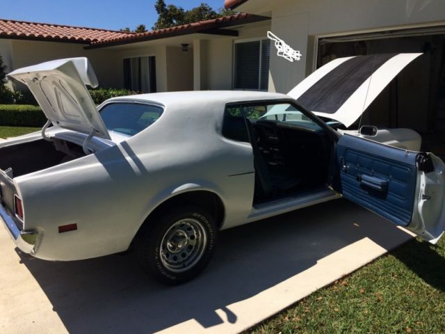 1972 White Ford Mustang Coupe