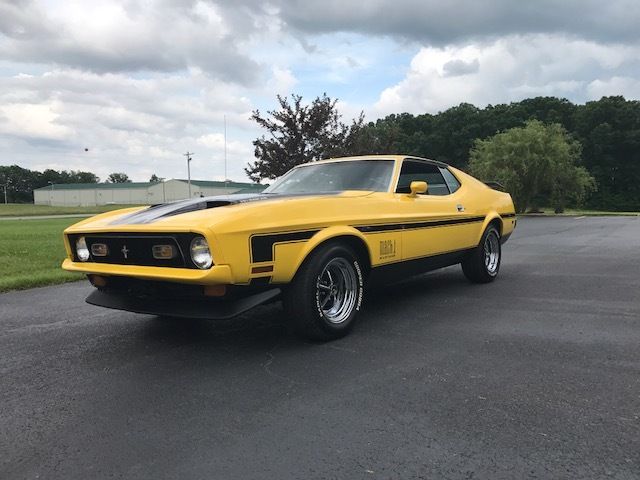 1972 Yellow Ford Mustang Fastback