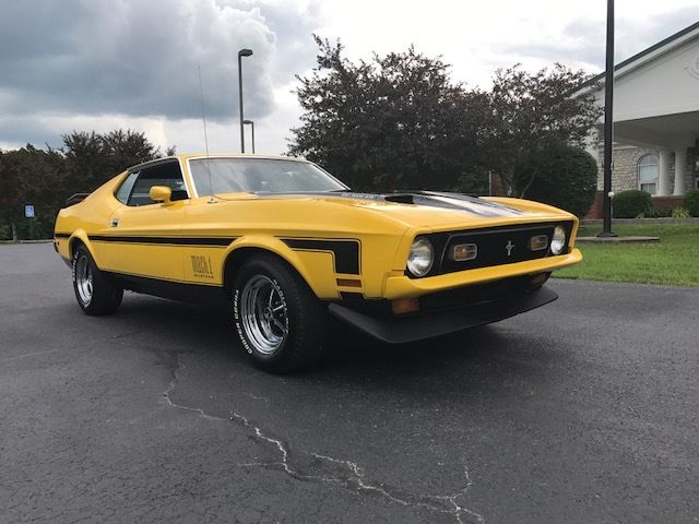 1972 Yellow Ford Mustang Fastback