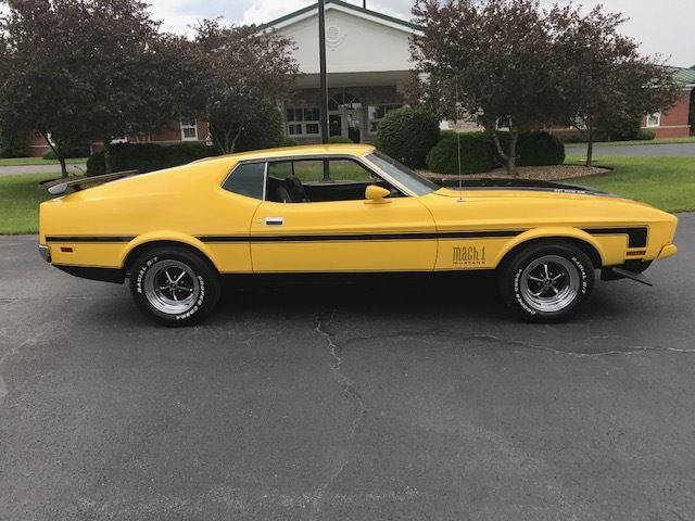 1972 Yellow Ford Mustang Fastback
