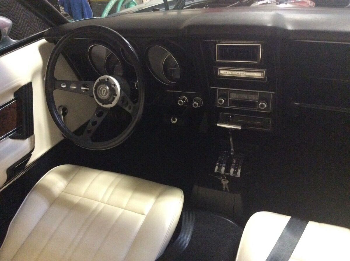 1972 Blue Ford Mustang